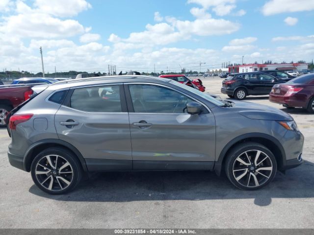 JN1BJ1CR2HW130055 Nissan Rogue Sport Sl
