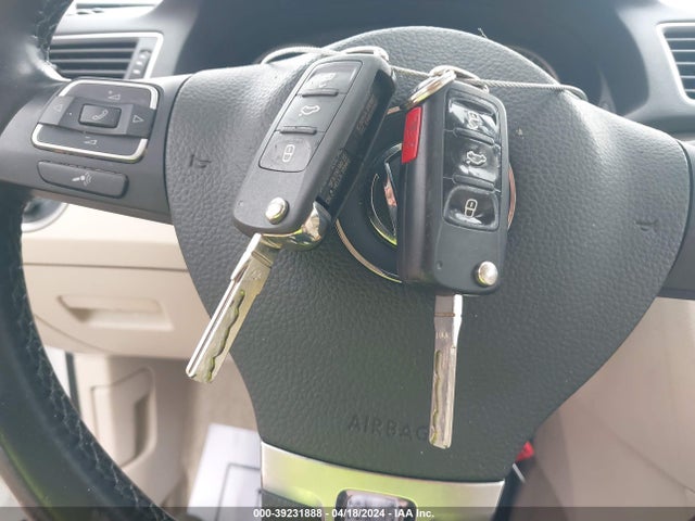 1VWBS7A35EC100876 Volkswagen Passat 1.8t Se