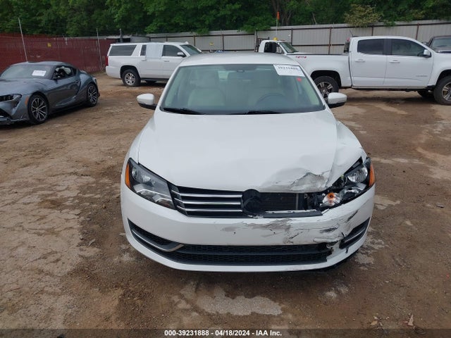 1VWBS7A35EC100876 Volkswagen Passat 1.8t Se