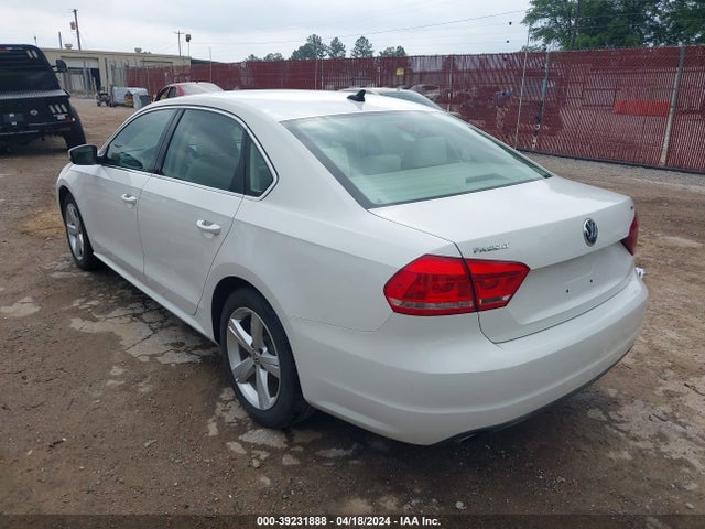 1VWBS7A35EC100876 Volkswagen Passat 1.8t Se