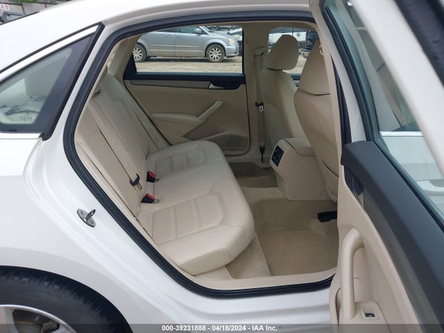 1VWBS7A35EC100876 Volkswagen Passat 1.8t Se