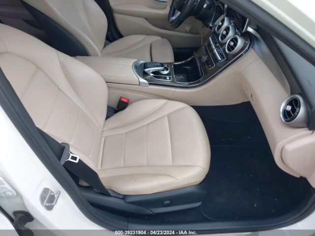 55SWF4JB0FU073748 Mercedes-Benz C 300 Luxury/sport