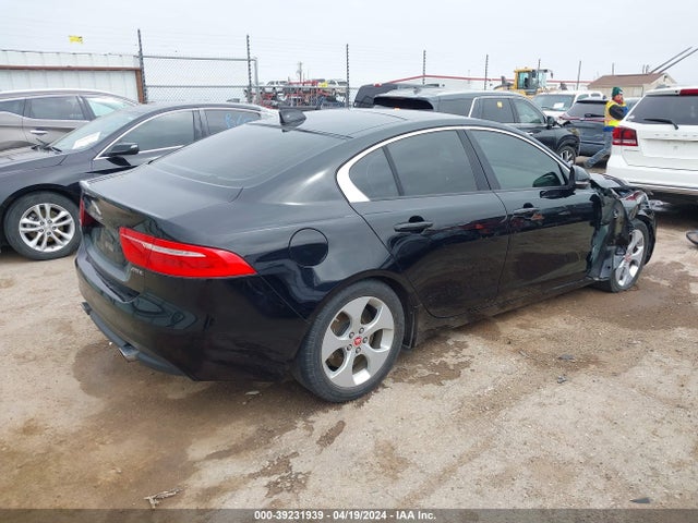 2017 JAGUAR XE SAJAR4BG0HA949261 Photo 3