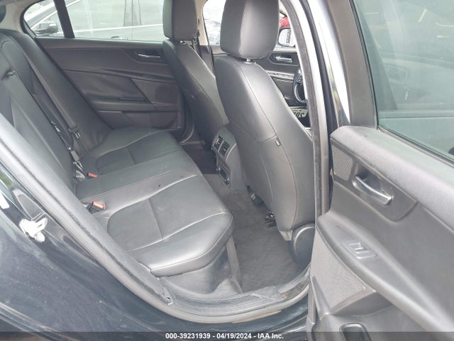2017 JAGUAR XE SAJAR4BG0HA949261 Photo 7