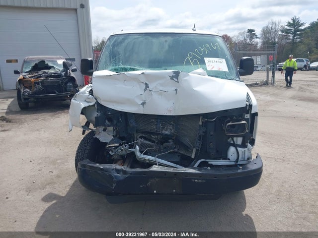 Chevrolet Express 2500 Work Van 2015 1GCWGFCF0F1167258 Image 12