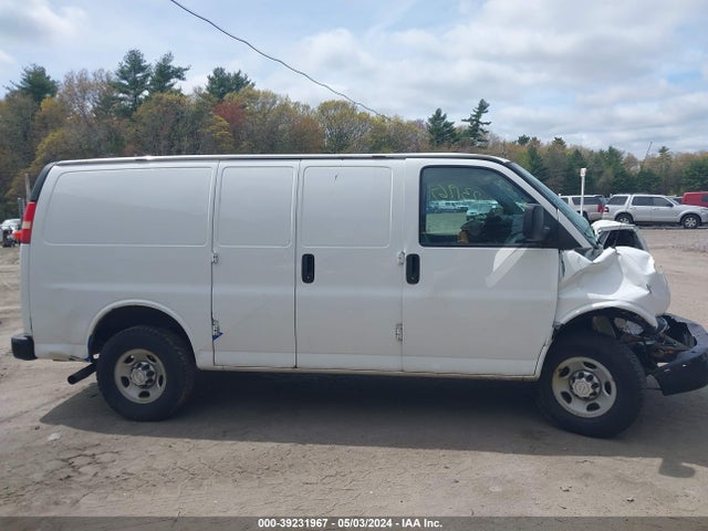Chevrolet Express 2500 Work Van 2015 1GCWGFCF0F1167258 Image 13