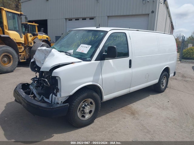 Chevrolet Express 2500 Work Van 2015 1GCWGFCF0F1167258 Image 2