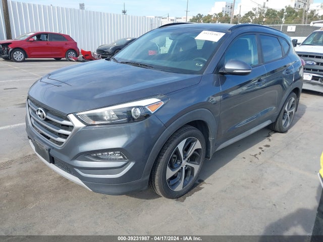 Hyundai Tucson Value 2017 KM8J33A26HU563048 Image 2
