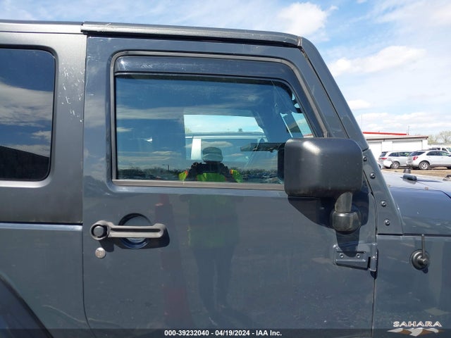 1C4AJWBG8HL728402 Jeep Wrangler Sahara 4x4