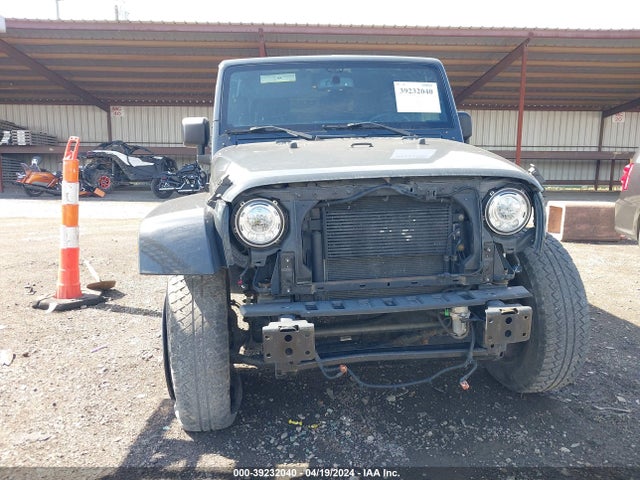 1C4AJWBG8HL728402 Jeep Wrangler Sahara 4x4