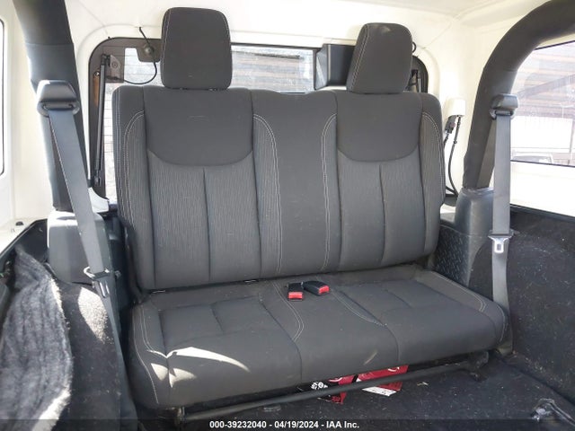 1C4AJWBG8HL728402 Jeep Wrangler Sahara 4x4