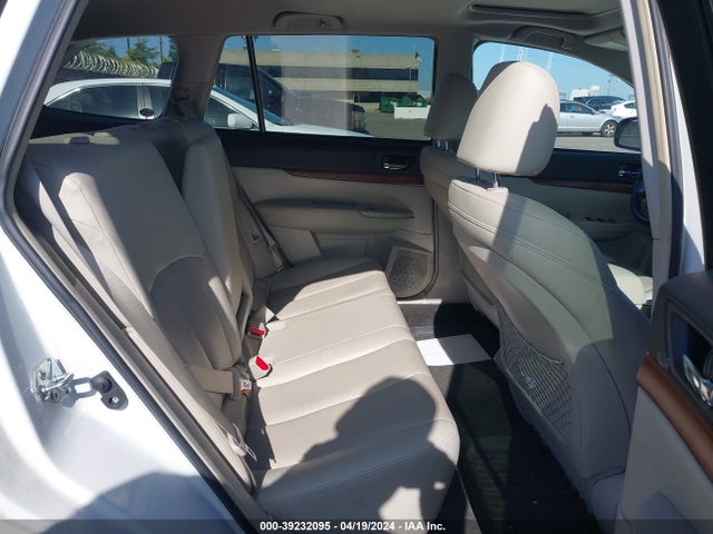 Subaru Outback 2.5i Limited 2014 4S4BRBLC0E3301773 Image 8