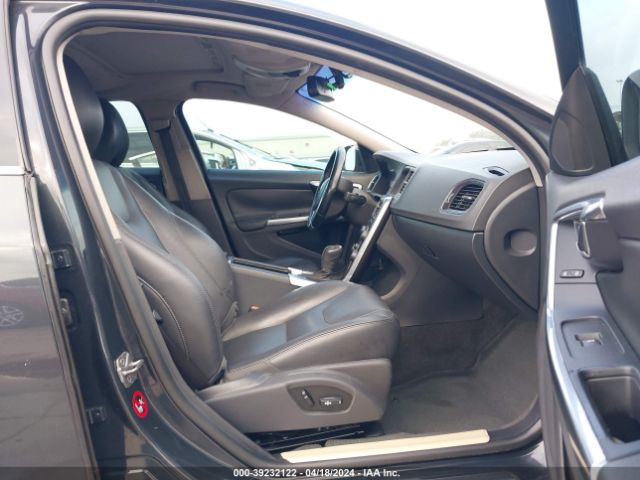 YV140MFB7F2315354 Volvo S60 T5 Premier