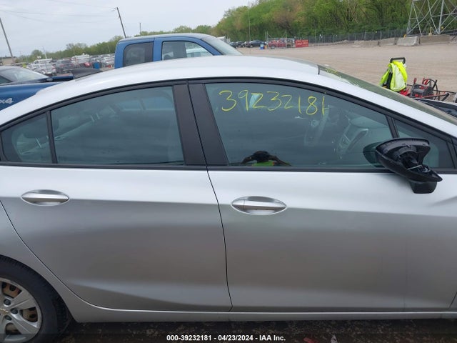 Chevrolet Cruze Ls Auto 2018 1G1BC5SM9J7226097 Image 13