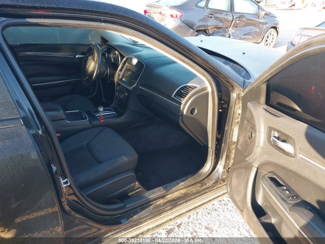 2C3CCAAG7JH264517 Chrysler 300 Touring