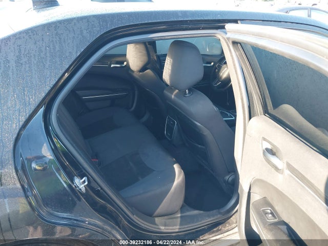2C3CCAAG7JH264517 Chrysler 300 Touring