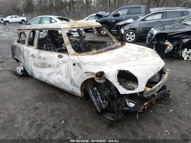 2011 MINI COOPER CLUBMAN WMWZF3C51BTX82225 Photo 0