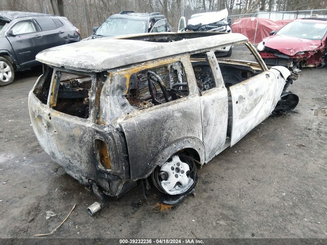 2011 MINI COOPER CLUBMAN WMWZF3C51BTX82225 Photo 3