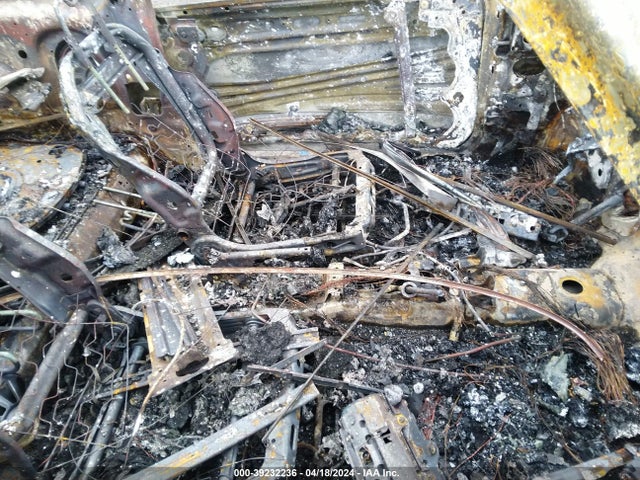 2011 MINI COOPER CLUBMAN WMWZF3C51BTX82225 Photo 4