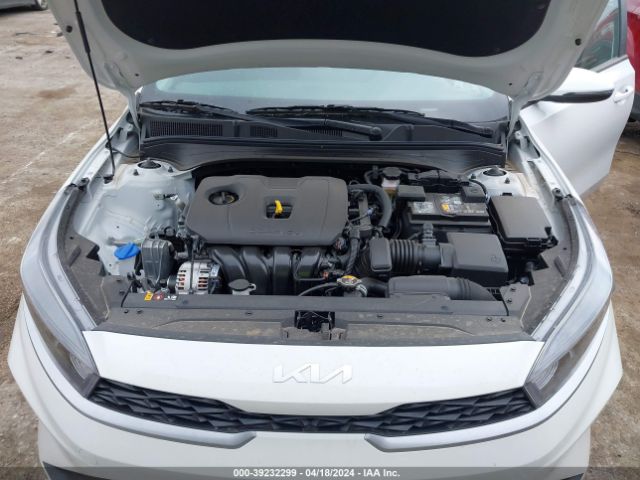 3KPF24AD8RE738372 KIA Forte Lxs