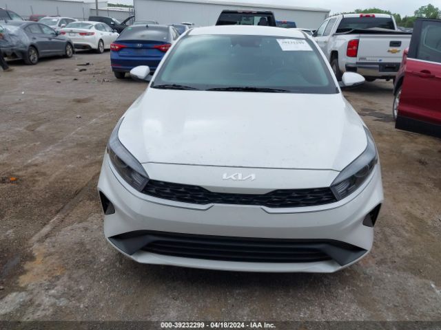 3KPF24AD8RE738372 KIA Forte Lxs