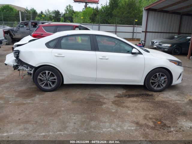 3KPF24AD8RE738372 KIA Forte Lxs