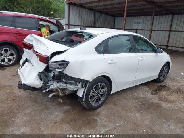 3KPF24AD8RE738372 KIA Forte Lxs
