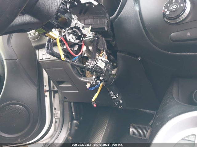 KIA SOUL + 2014 KNDJP3A51E7052571 Image 6