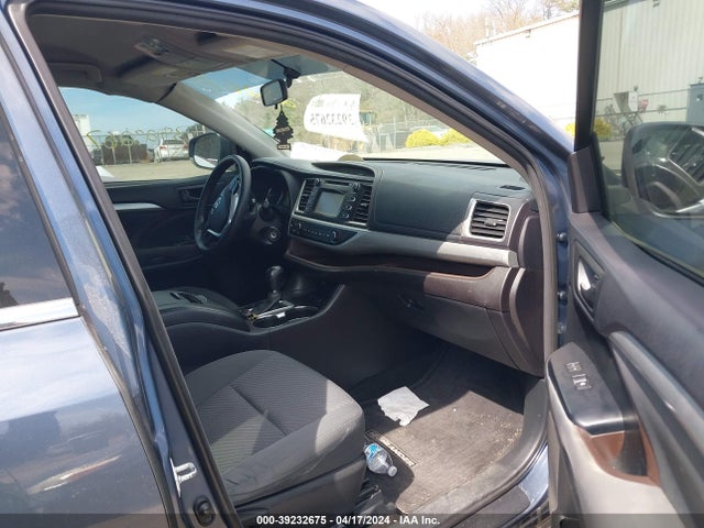 Toyota Highlander Le V6 2016 5TDBKRFH9GS266399 Image 5