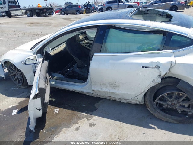 Tesla Model 3 Long Range/mid Range/standard Range/standard Range Plus 2019 5YJ3E1EA1KF401678 Image 13