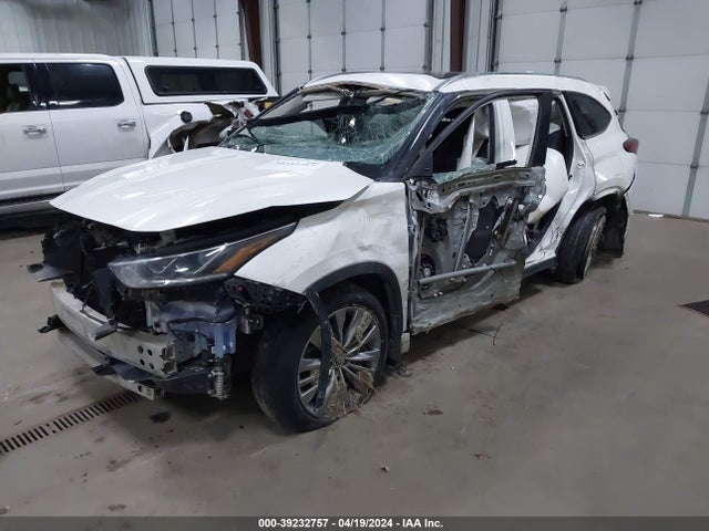 Toyota Highlander Platinum 2020 5TDFZRBH9LS037914 Image 2