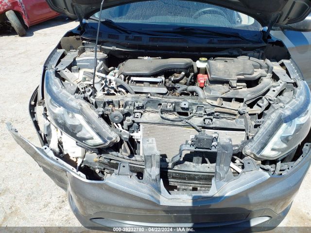 JN1BJ1CP8JW188563 Nissan Rogue Sport S