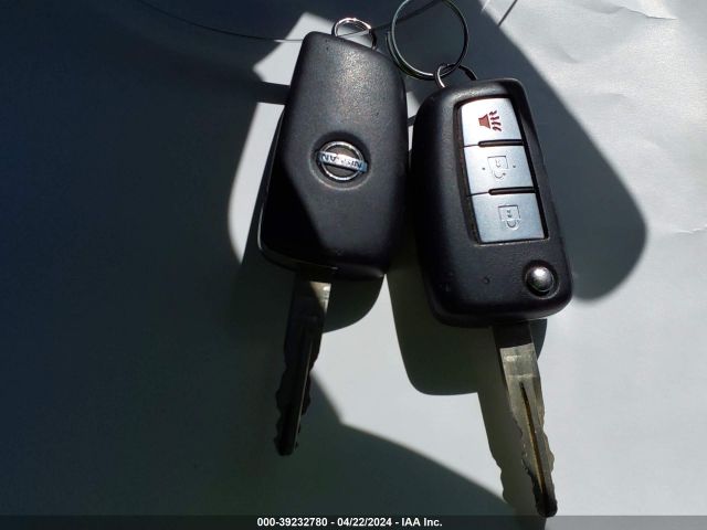 JN1BJ1CP8JW188563 Nissan Rogue Sport S
