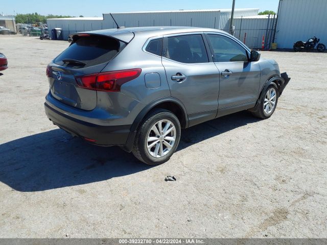 JN1BJ1CP8JW188563 Nissan Rogue Sport S