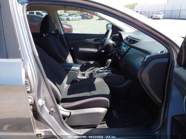 JN1BJ1CP8JW188563 Nissan Rogue Sport S