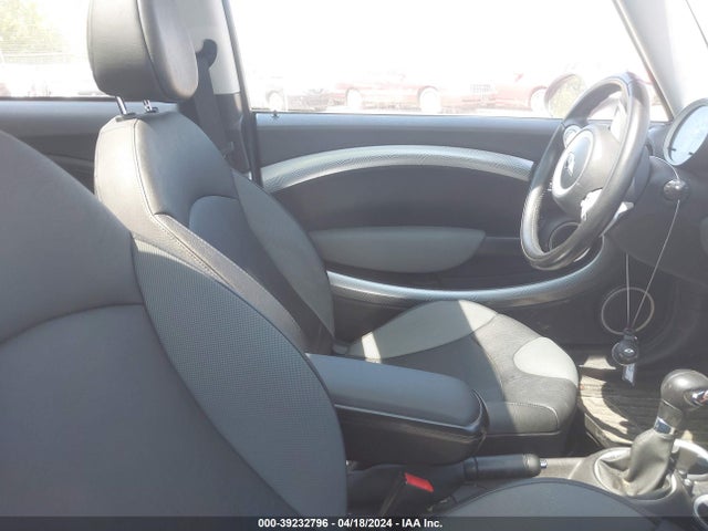 2010 MINI COOPER S WMWMF7C55ATZ71556 Photo 7