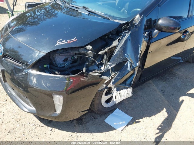 Toyota Prius Three 2014 JTDKN3DU2E1833485 Image 6