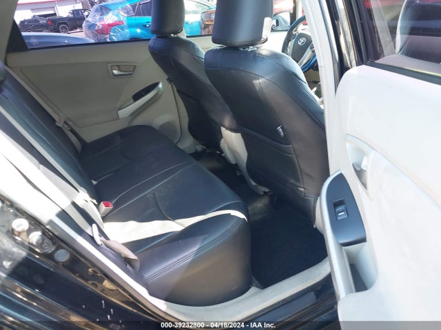 Toyota Prius Three 2014 JTDKN3DU2E1833485 Image 8
