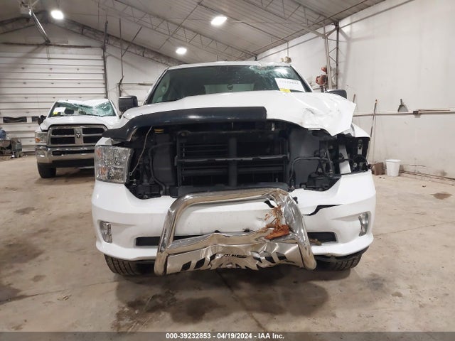 RAM 1500 Express Quad Cab 4x4 6'4 Box 2018 1C6RR7FGXJS230782 Image 12