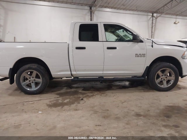 RAM 1500 Express Quad Cab 4x4 6'4 Box 2018 1C6RR7FGXJS230782 Image 13