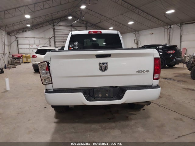 RAM 1500 Express Quad Cab 4x4 6'4 Box 2018 1C6RR7FGXJS230782 Image 16