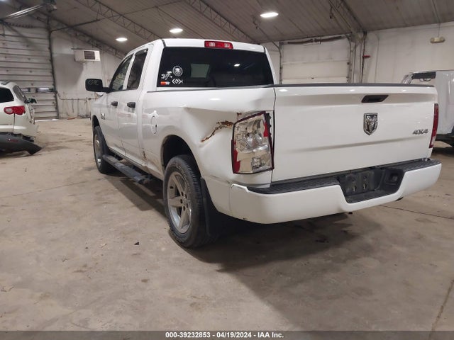 RAM 1500 Express Quad Cab 4x4 6'4 Box 2018 1C6RR7FGXJS230782 Image 3