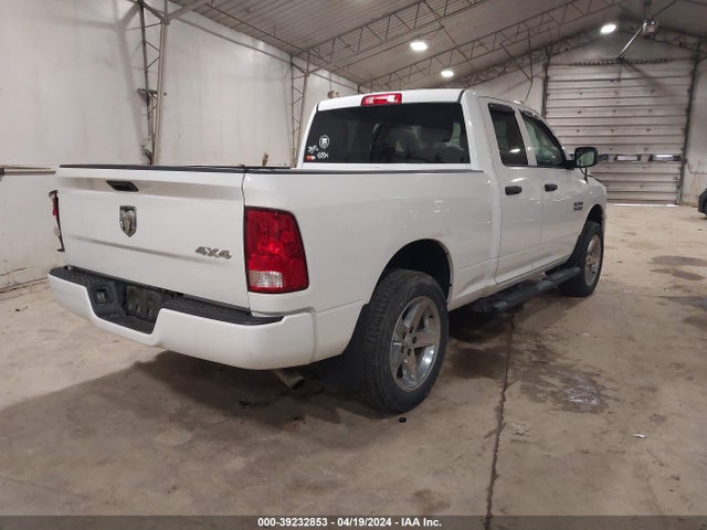 RAM 1500 Express Quad Cab 4x4 6'4 Box 2018 1C6RR7FGXJS230782 Image 4