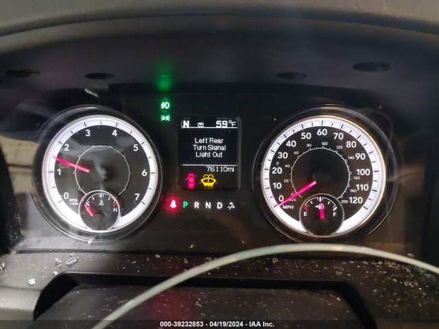 RAM 1500 Express Quad Cab 4x4 6'4 Box 2018 1C6RR7FGXJS230782 Image 7