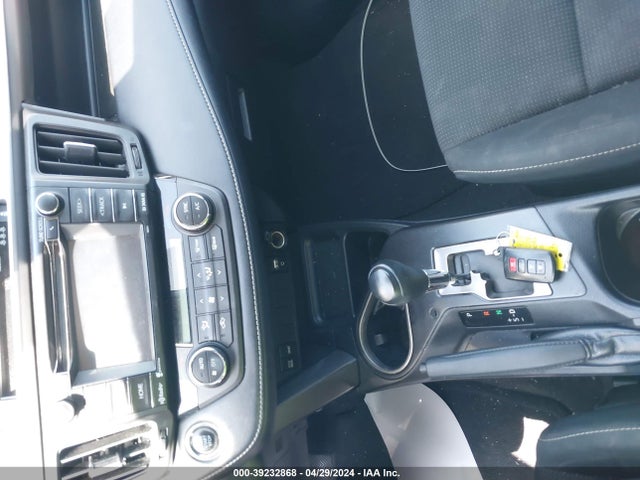 Toyota Rav4 Xle 2018 JTMWFREV4JJ165109 Image 11