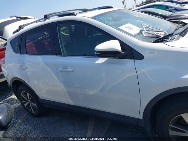 Toyota Rav4 Xle 2018 JTMWFREV4JJ165109 Image 14