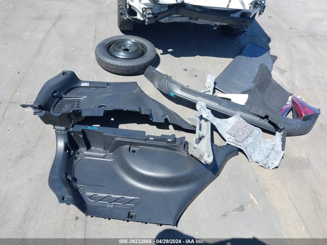 Toyota Rav4 Xle 2018 JTMWFREV4JJ165109 Image 12