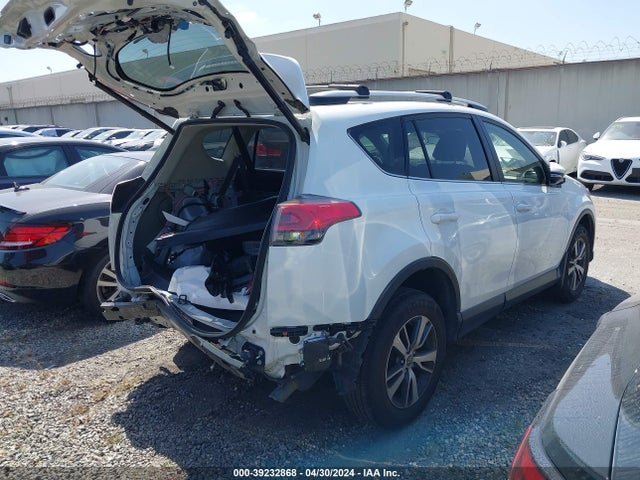 Toyota Rav4 Xle 2018 JTMWFREV4JJ165109 Image 4