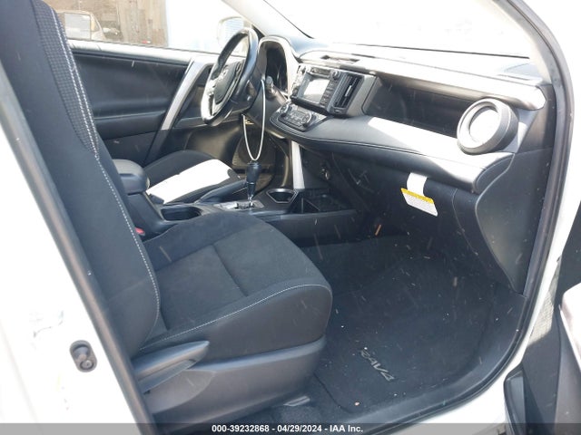 Toyota Rav4 Xle 2018 JTMWFREV4JJ165109 Image 5