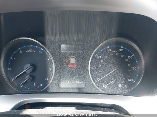 Toyota Rav4 Xle 2018 JTMWFREV4JJ165109 Image 7